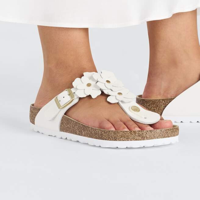 Gizeh Flower Embellishment Natural Leather Gizeh Flower Embellishment Natural Leather
