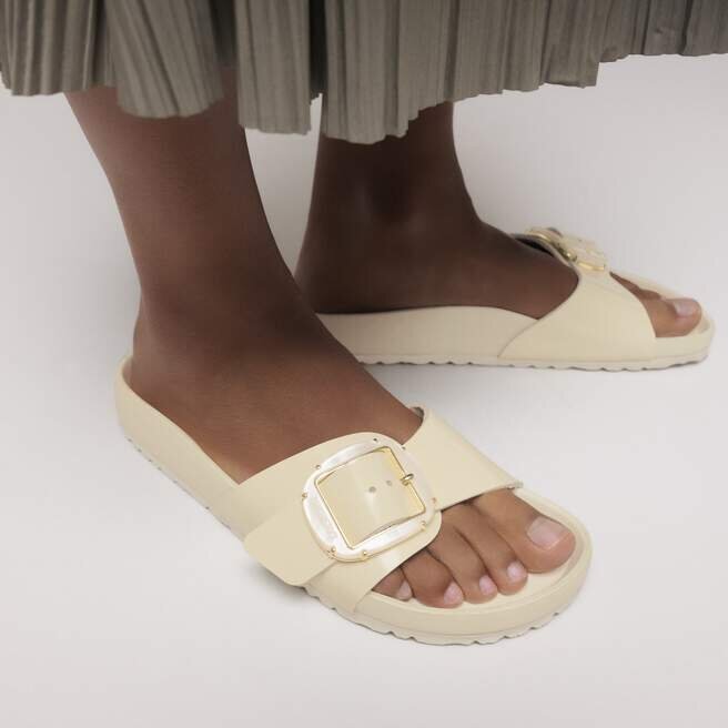 Madrid Big Buckle Pearl Natural Leather Patent Madrid Big Buckle Pearl Natural Leather Patent