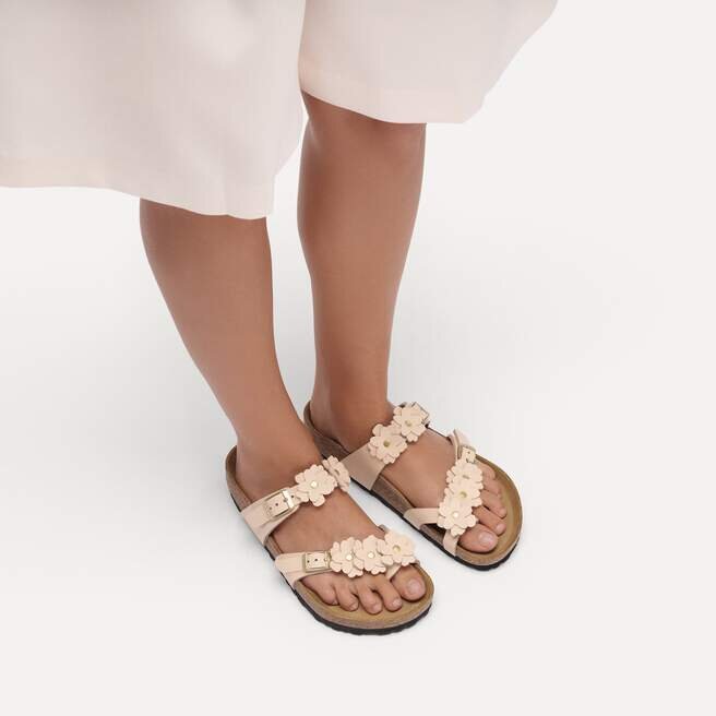 Mayari Flower Embellishment Natural Leather Mayari Flower Embellishment Natural Leather